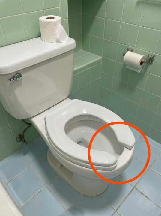 I Visited a Friend for Coffee and Left Obsessed with a Bathroom Mystery