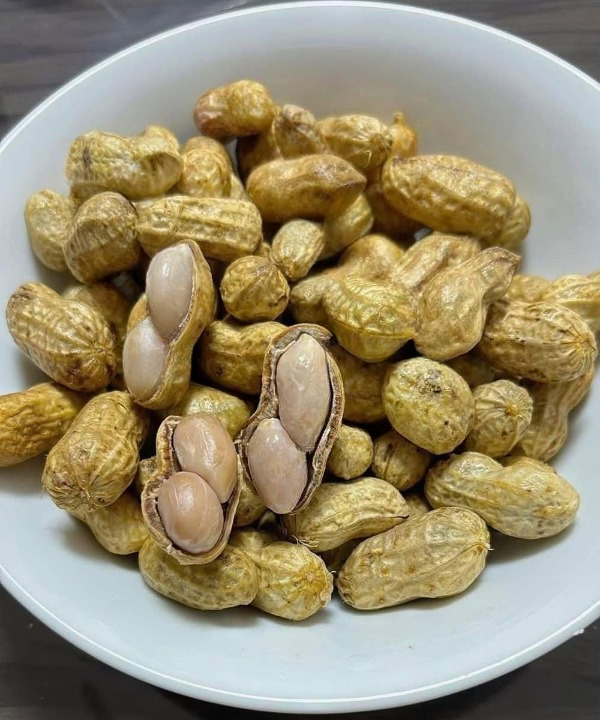 Peanuts: A Simple Everyday Snack With Surprising Health Benefits, Nutritional Value, and Important Safety Tips You Should Know Before Eating Them Regularly