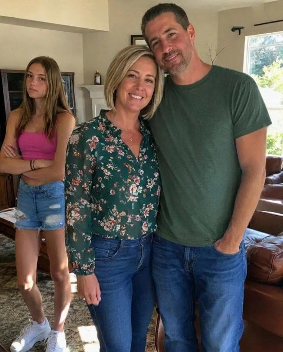 My Daughter Begged Me Not to Let My New Boyfriend Move In — A Week After She Disappeared, the Principal Called and Said She Left Something in Her Locker for Me