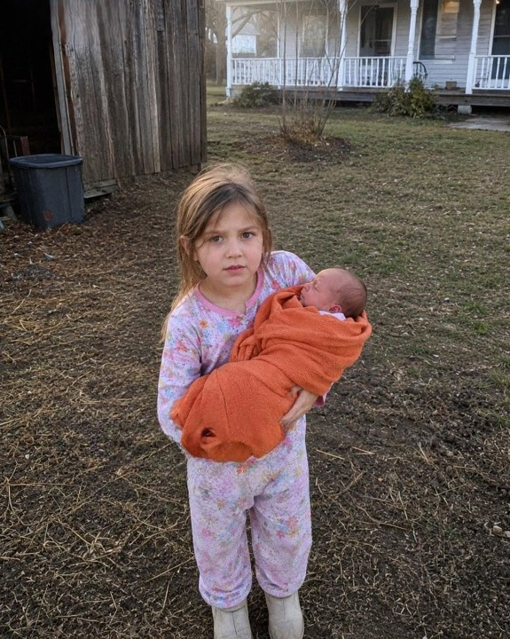 My Daughter, 8, Found a Newborn Baby Near Our Barn – When My Husband Asked, “Who Would Do This?” She Looked at Him and Said, “Daddy… I Saw You”