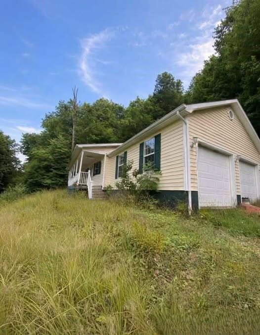 Inviting Single-Level Living Surrounded by West Virginia Scenery in Hurricane
