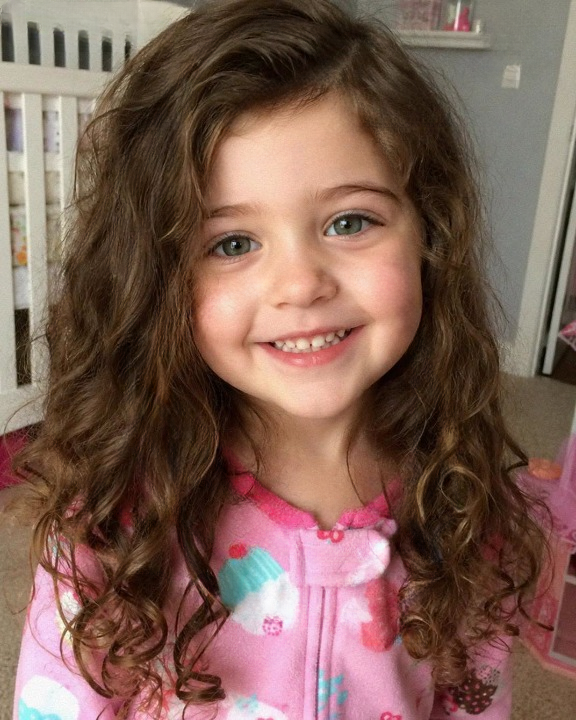 My 5-Year-Old Daughter Died—A Week After Her Funeral, I Found a Flash Drive Hidden in Her Sweater and a Note That Changed Everything
