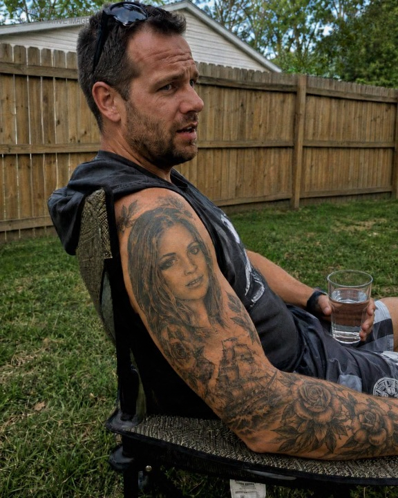 The Woman on My Husband’s Shoulder: A Tattoo, a Stranger, and a Truth I Was Never Supposed to Find