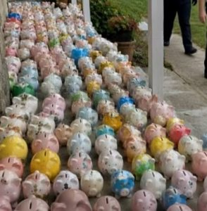 The Morning My Son’s Piggy Bank Turned Into a Neighborhood Lifeline—and the Forgotten Story It Brought Back to Life (A True-Looking Tale of Kindness, Debt, and the People We Stop Noticing)